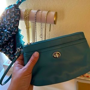 EUC vintage leather Coach wristlet